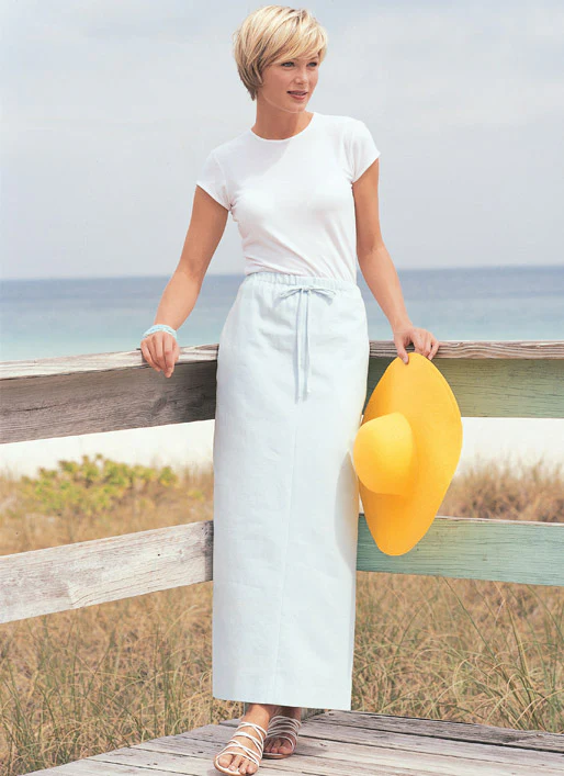 B6742 Misses'/Misses' Petite Elastic-Waist Skirts, Shorts and Pants - Image 2