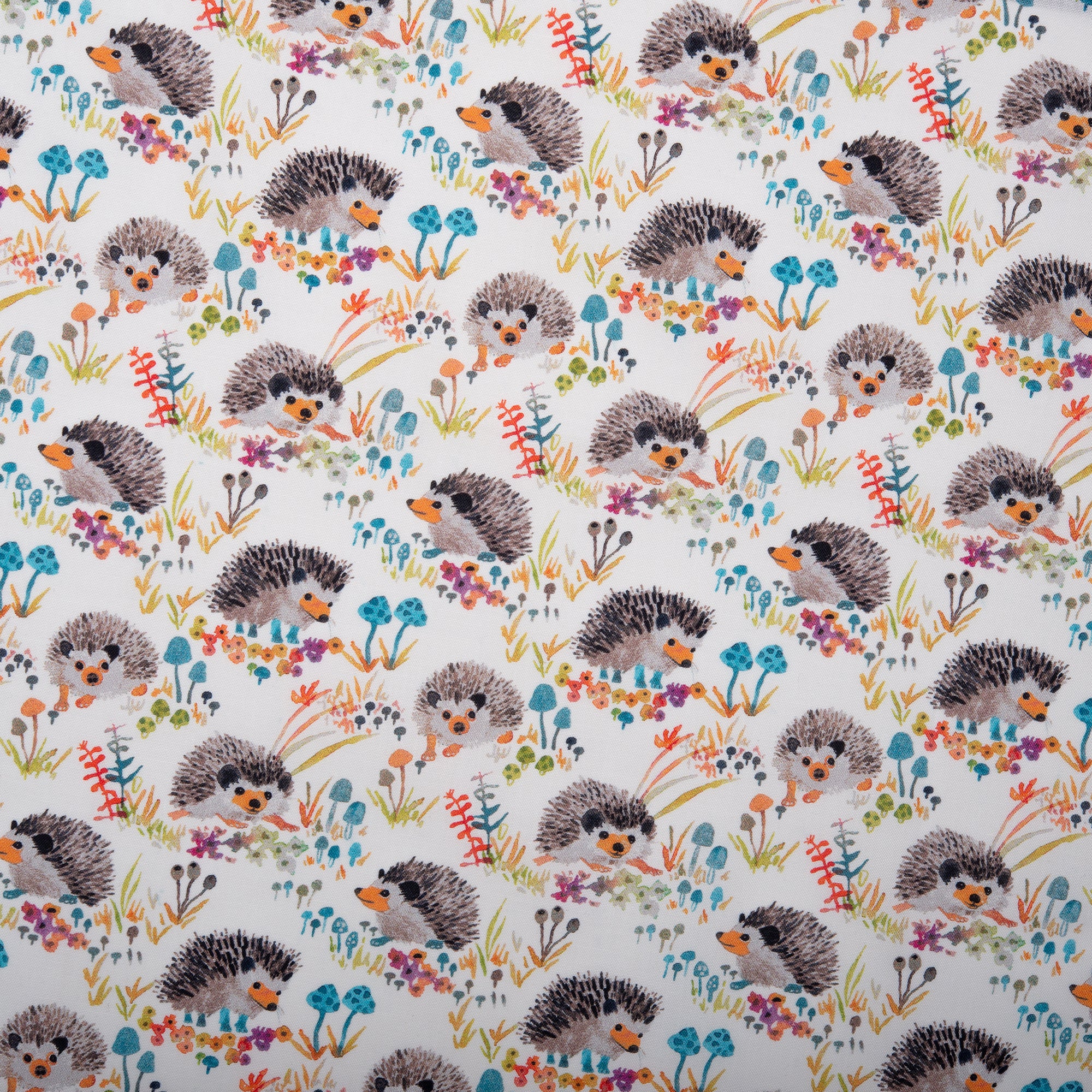 ESSENTIAL Printed Cotton - WINDHAM - Hedgehog - White