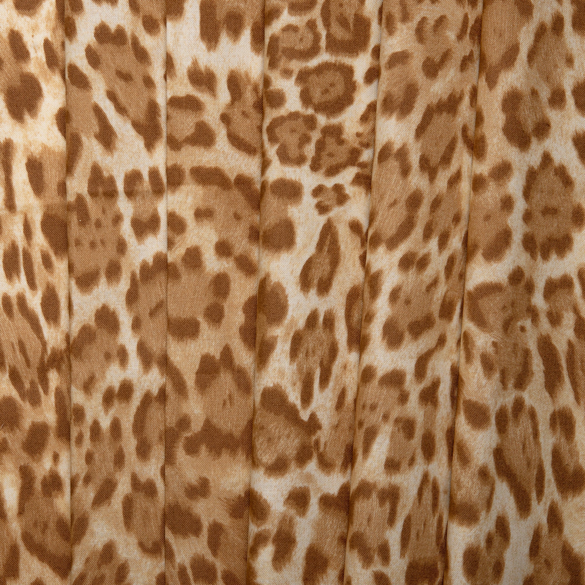 ESSENTIAL Printed Cotton - WINDHAM - Leopard - Brown - Image 4
