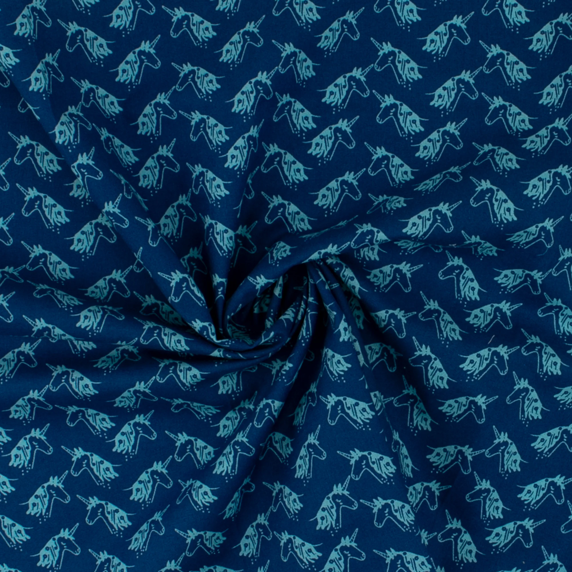 Fat Quarters 18 x 21 in (46 x 53 cm) - 031 - Blue - Image 2
