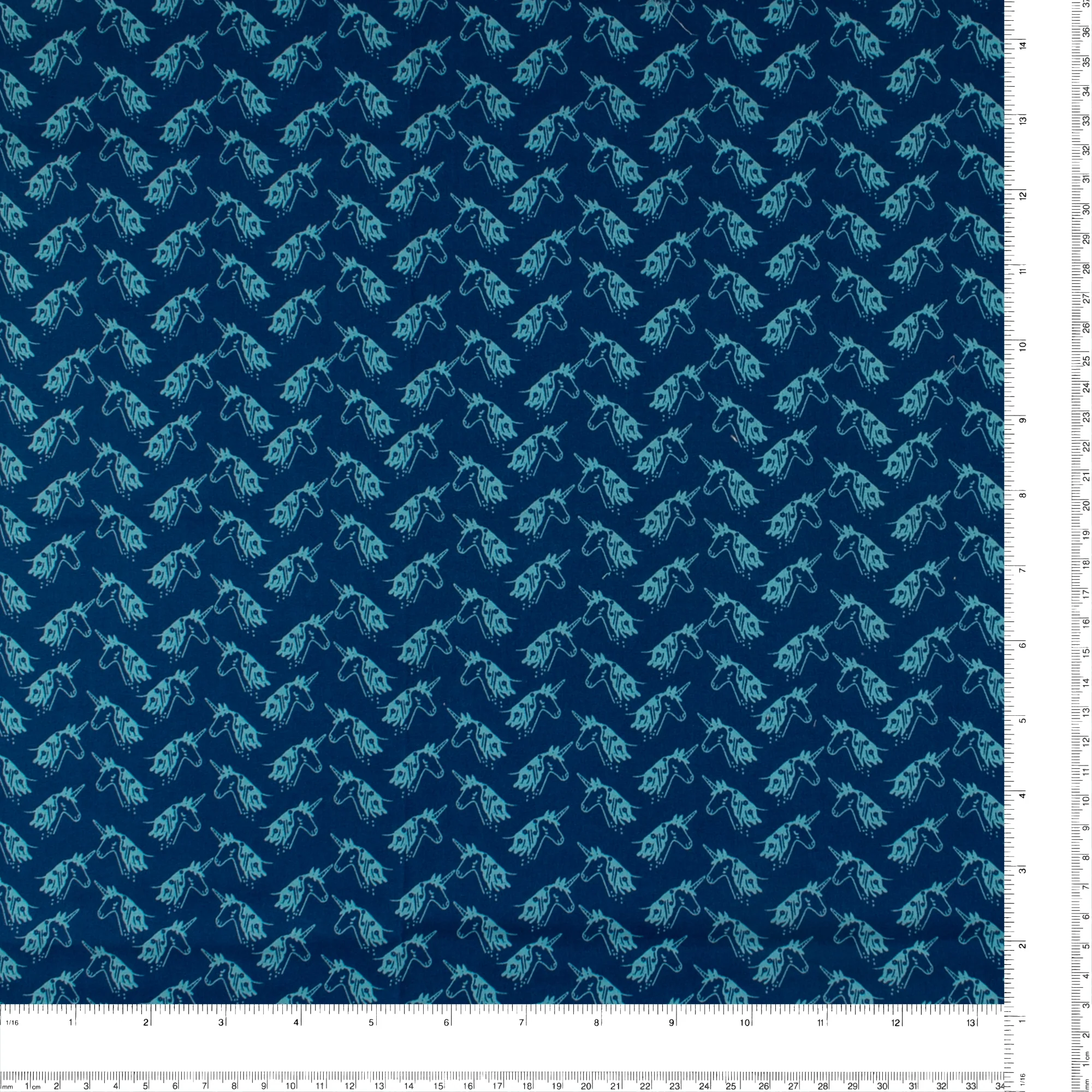 Fat Quarters 18 x 21 in (46 x 53 cm) - 031 - Blue - Image 3
