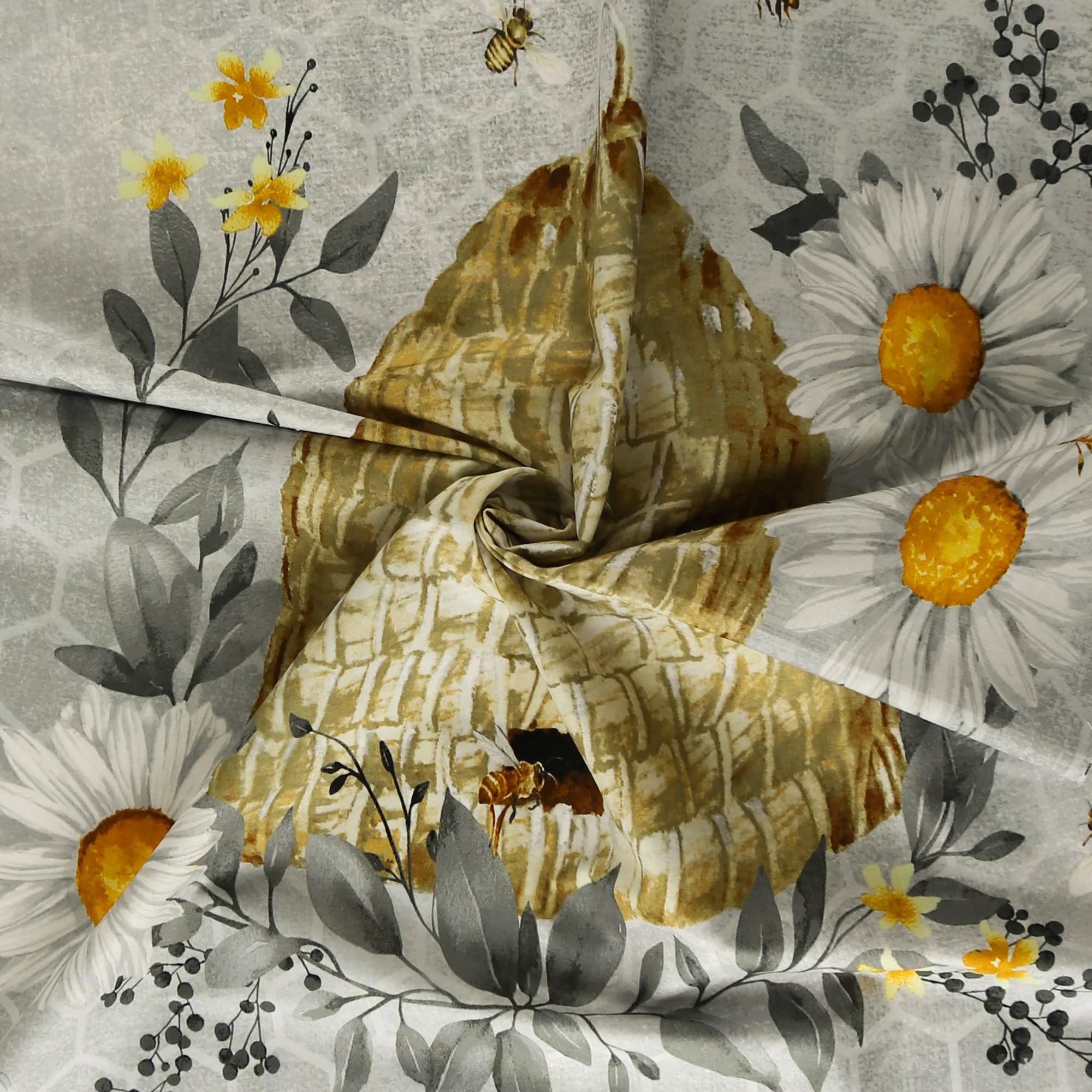 Henry Glass - Printed Cotton - «SWEET BEES» - Panel 24 x 44 in (60 x 112 cm) - 003 - Yellow - Image 2