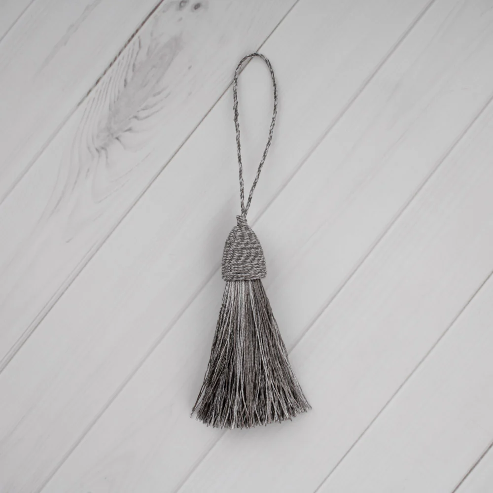 Key tassel 3 po (7.5 cm) Grey