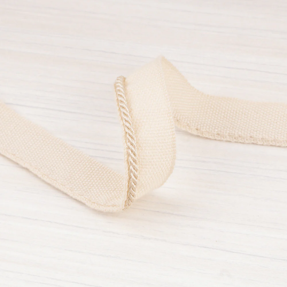 Lip cord ⅛ po (0.30 cm) Sand