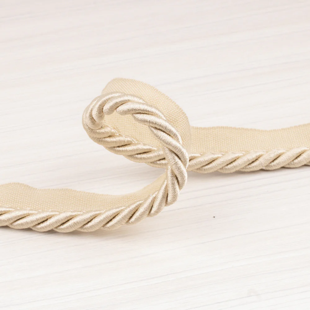 Lip cord 3/8 po (1 cm) Cream
