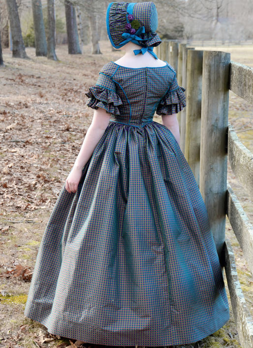 M7988 Misses' Costume (size: 14-16-18-20-22) - Image 4