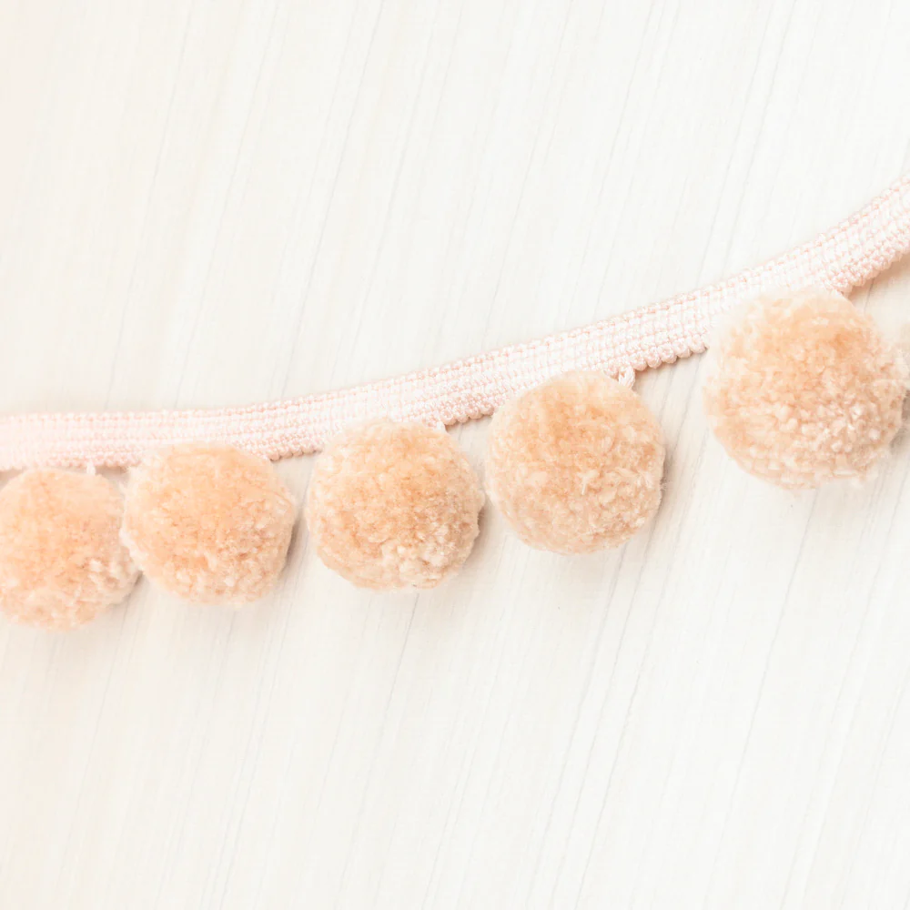 Pom Pom fringe 2½ po (6.4 cm) Blush