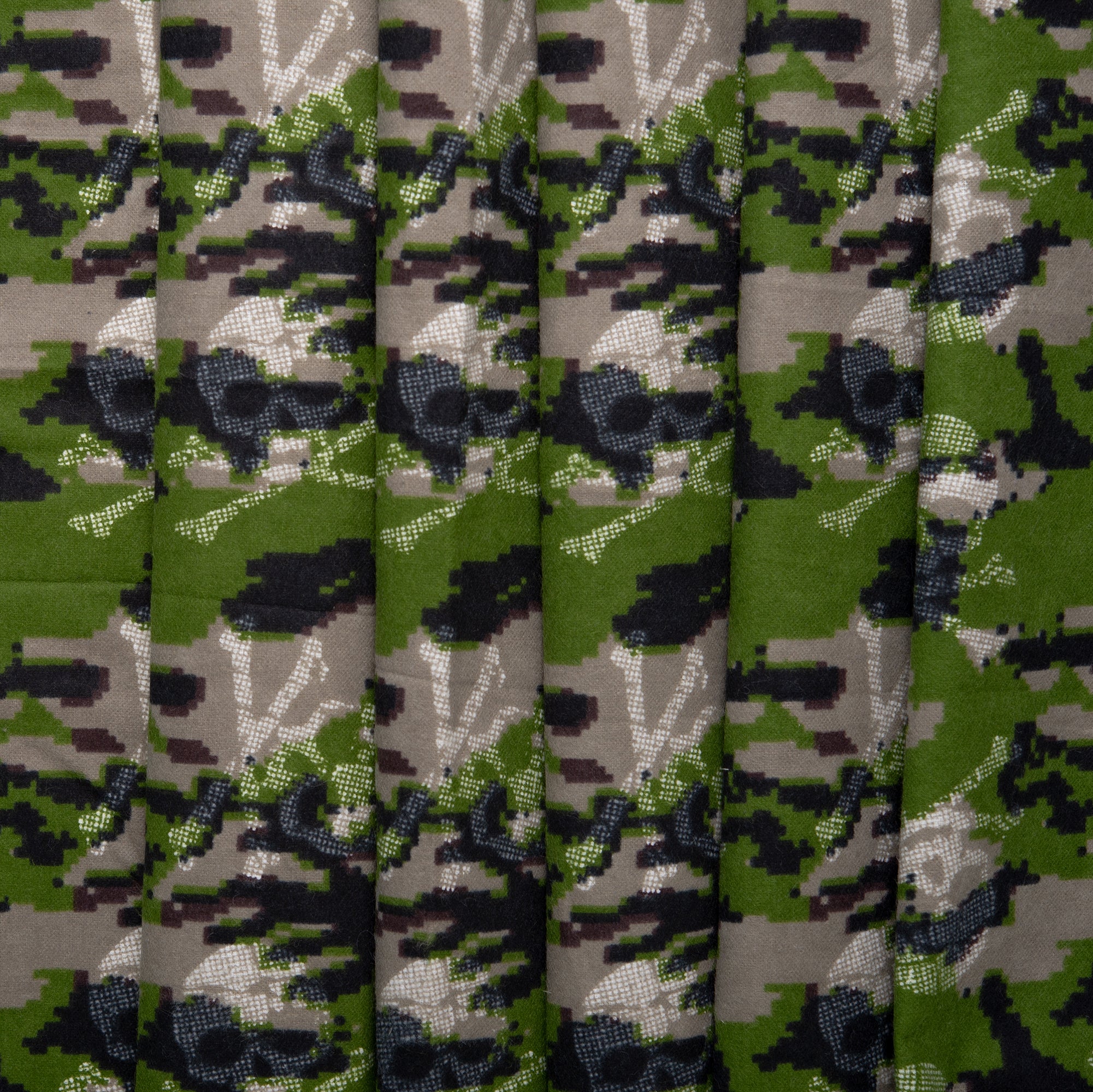 Printed Flannelette - CHARLIE - Skulls - Green - Image 4