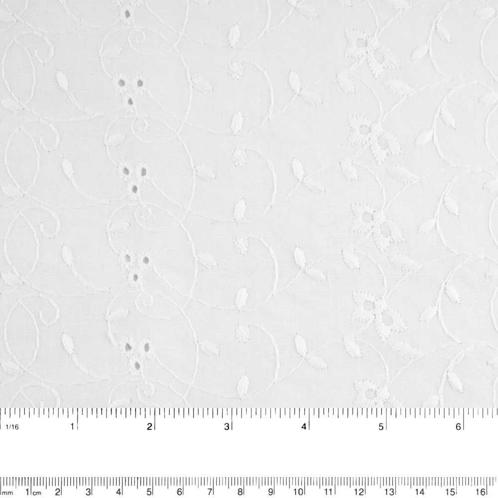 Scalloped Eyelet - 3 daisys - White - Image 3
